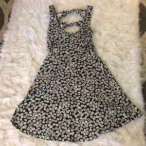 Forever 21 daisy dress
